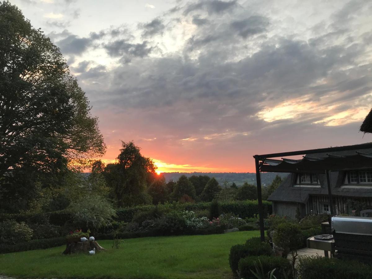 Les Chaumieres Du Pays D'Auge Bed & Breakfast Le Breuil-en-Auge Exterior photo
